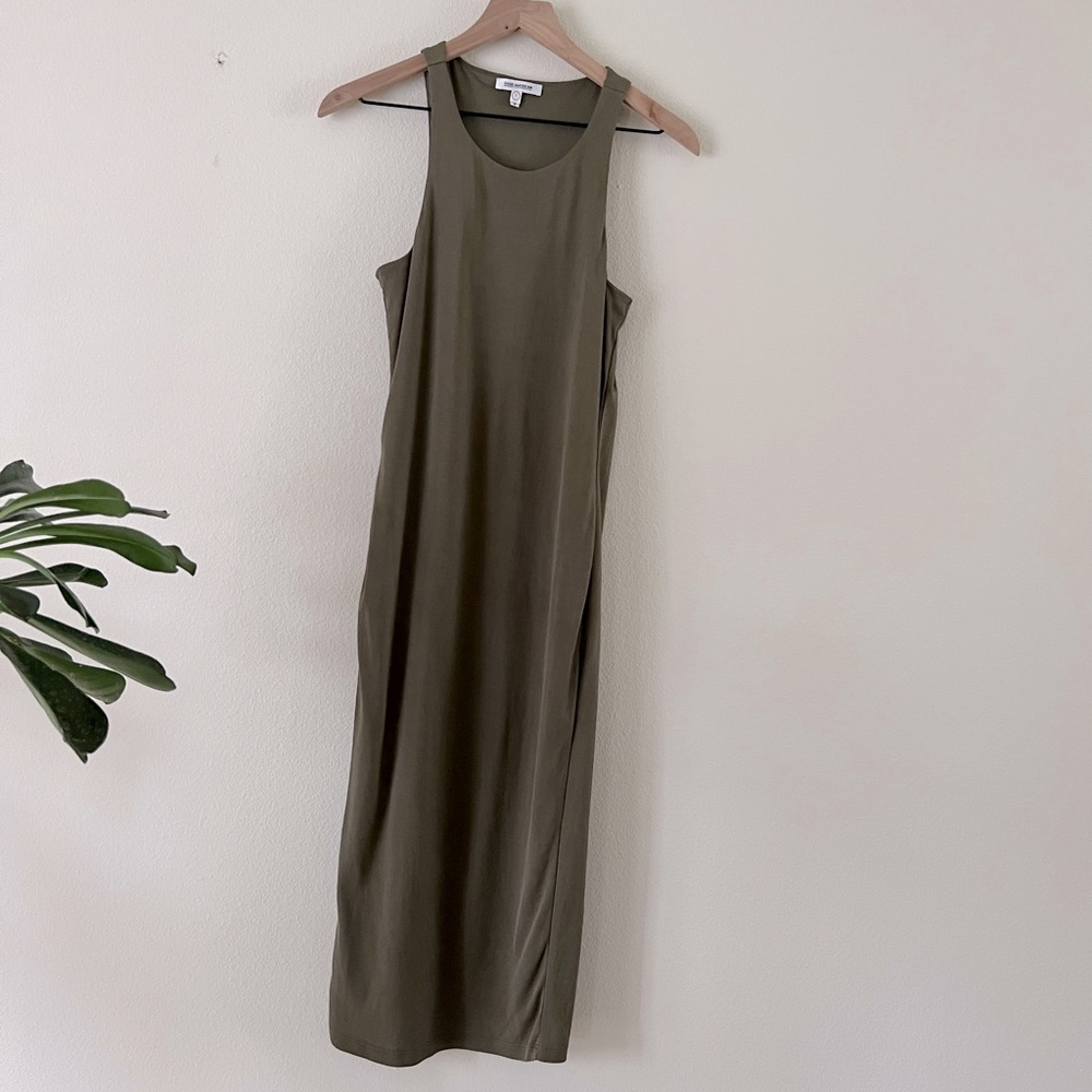 Good American  form fitting olive midi dress